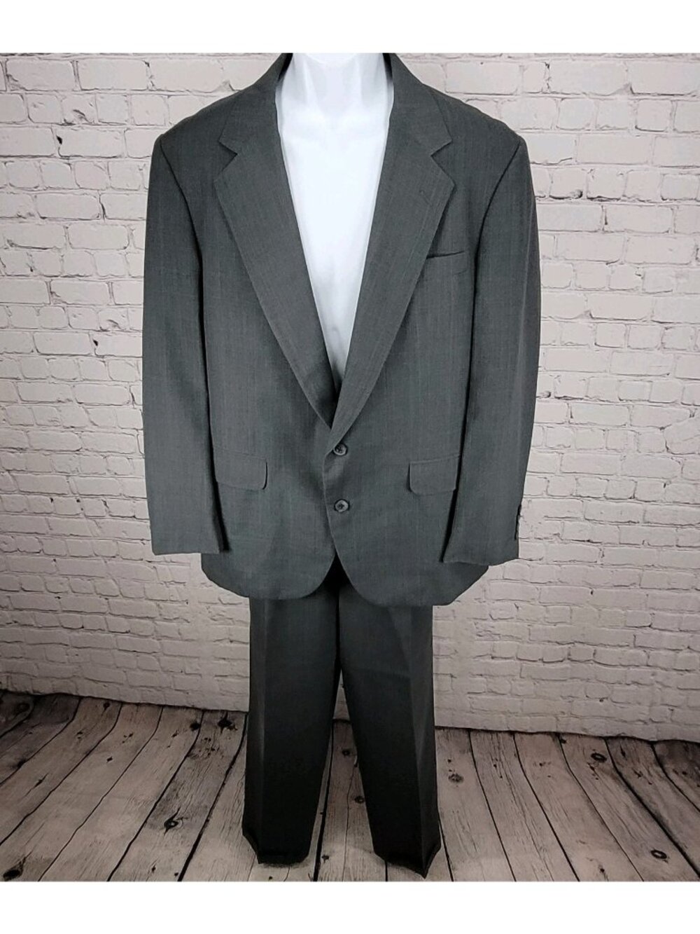 VTG Corbin Grey Full 2 Piece Suit Set USA Made Jacket Size 40 Cuffed Pants 33x32